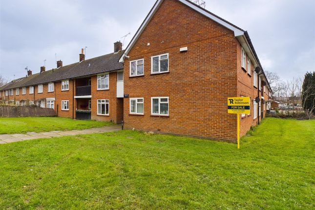 Maisonette to rent in Kilnmead Close, Crawley