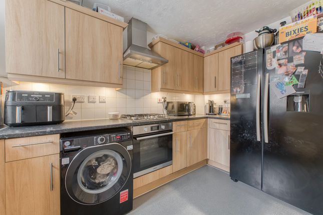 83 Bullfinch Drive, Harleston photo 3
