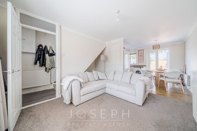34 Buttercup Close, Ipswich photo 5