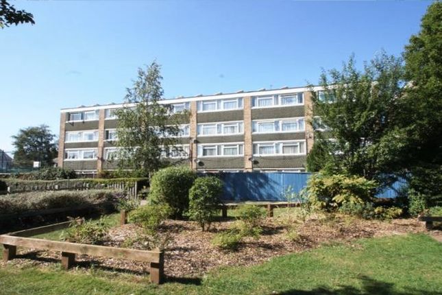Thumbnail Flat to rent in Walton Court, Woking