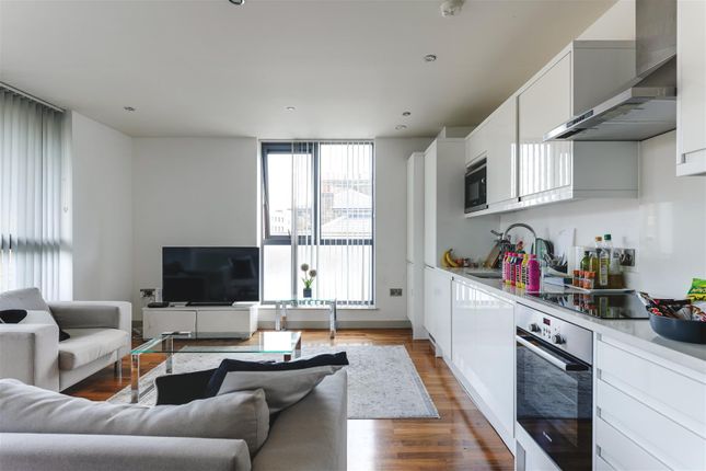 3-bed flat on Flat 7, 1A, Shore Place, London, £750,000