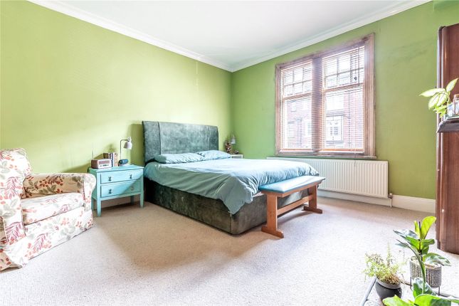 Flat for sale in Roundhay Road, Oakwood Parade, Leeds