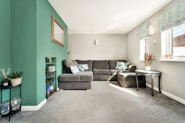 20, Glebe Avenue, Peterborough photo 4