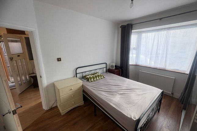 65, Philip Road, London photo 5