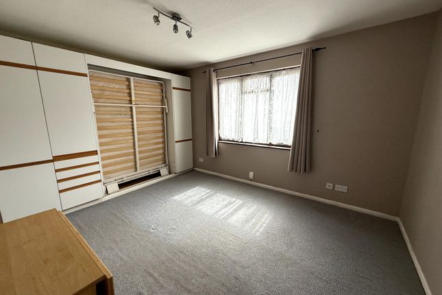 21 Templecombe Mews, Oriental Road, Woking photo 4