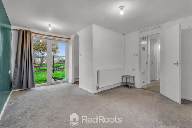 7, Wareham Close, Hull photo 2