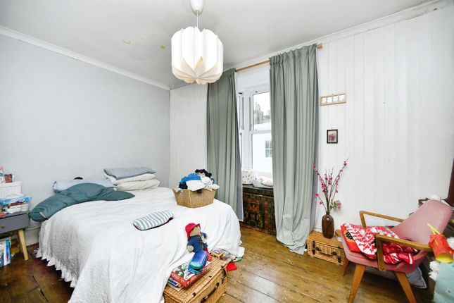 Thumbnail Terraced house for sale in College Gardens, Brighton