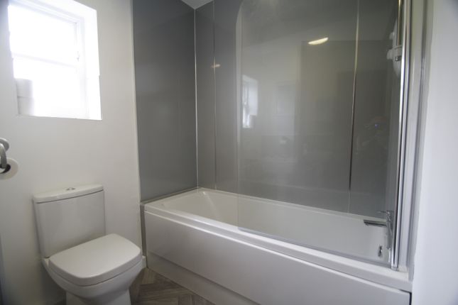 8, Clydeville Flats, Otley photo 5