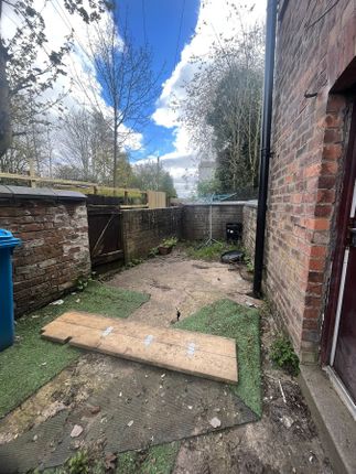 Terraced house to rent in Rochdale Road, Royton, Oldham