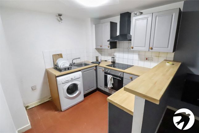 Flat 2, 24, Meadowford Close, London photo 3
