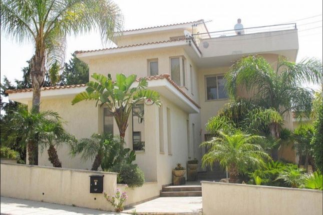 Villa for sale in Mesa Geitonia, Limassol, Cyprus