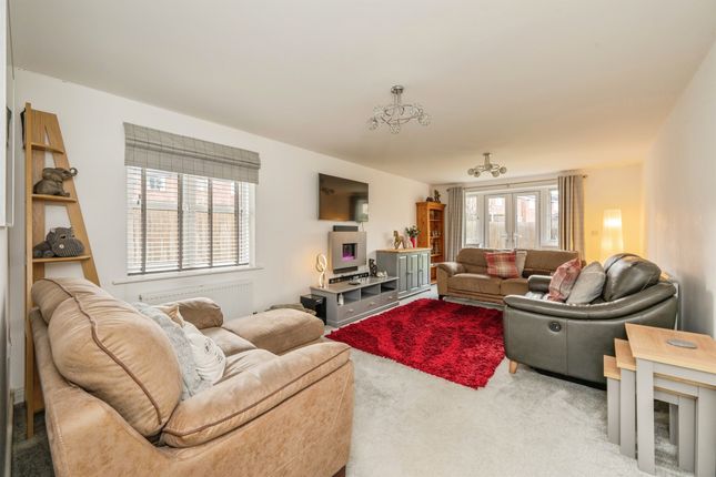 1, Booton Field Crescent, Derby photo 3
