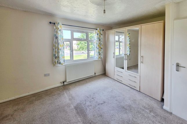 30, Peterborough photo 4
