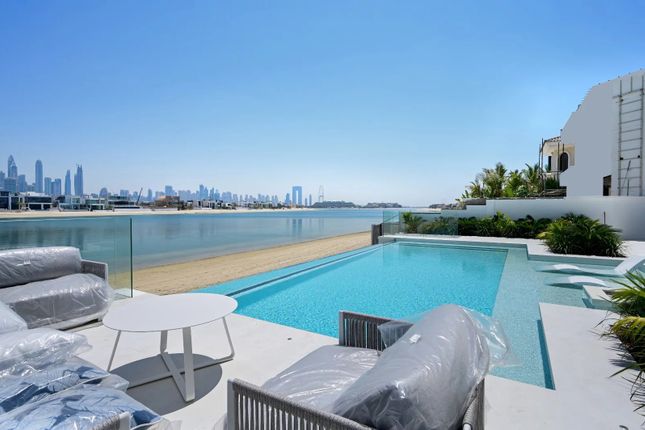 Thumbnail Villa for sale in Frond M - Dubai - United Arab Emirates