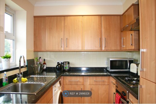 Flat, The Pavilions Crabbett Park, Worth, Crawley photo 2
