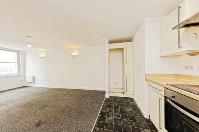 Flat 7, Trinity Court 50-51,, Trinity Square, Kent photo 4