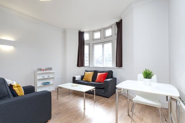 Albion Court E1