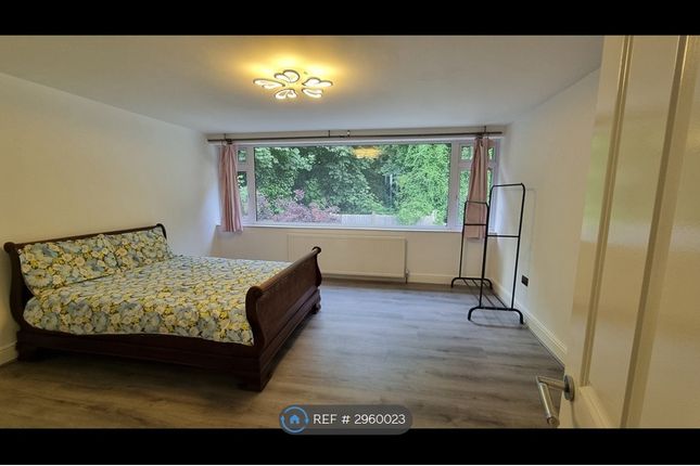 Cranford Close, London photo 4