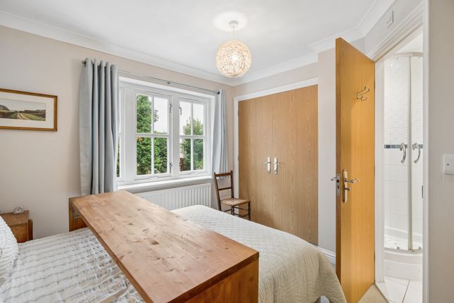 8 Rose Court, Amersham photo 4