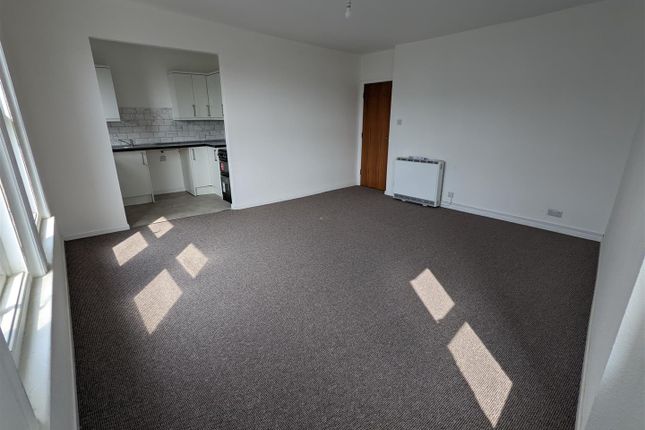 Flat 4 Leigh House, Seaton photo 2