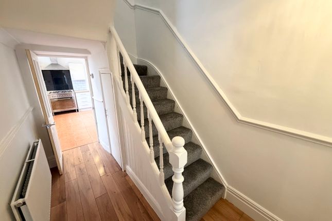 35, Glyncoed Terrace, Llanelli photo 3