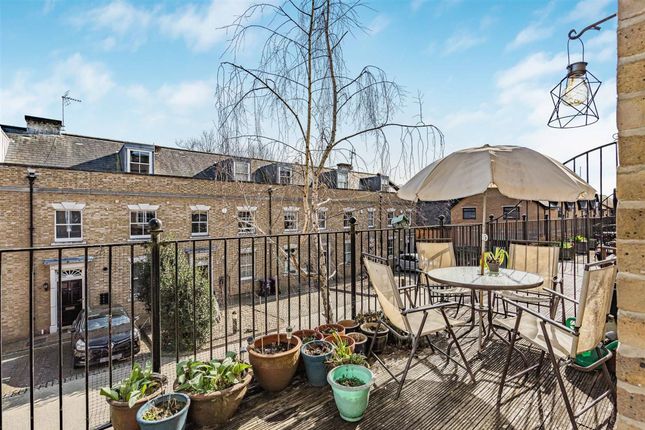 5 Youngs Mews Port Hill, Hertford photo 4