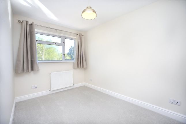10, Roman Hackle Avenue, Gloucestershire photo 3