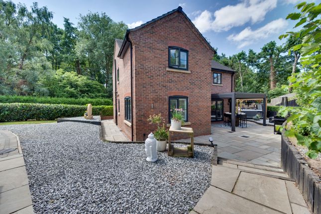 7 Cinderhill Lane, Scholar Green photo 3