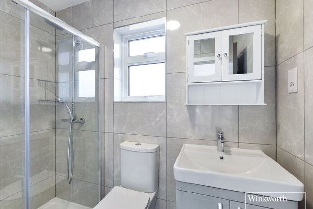 Flat 2, 64, Ravenscroft Avenue, Wembley photo 3