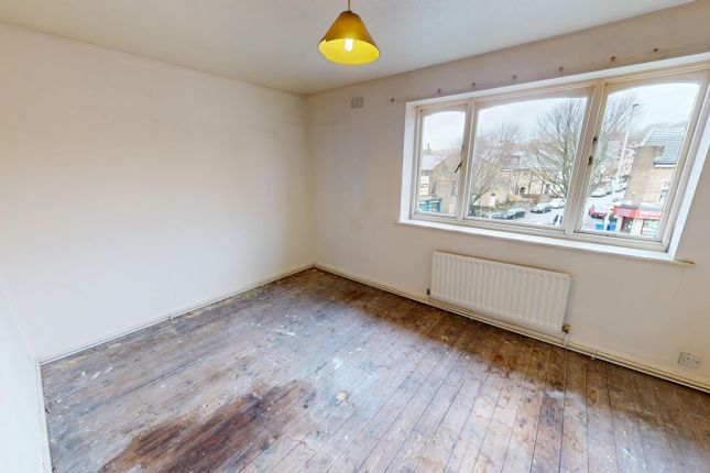 25, Regency Court, Bradford photo 2
