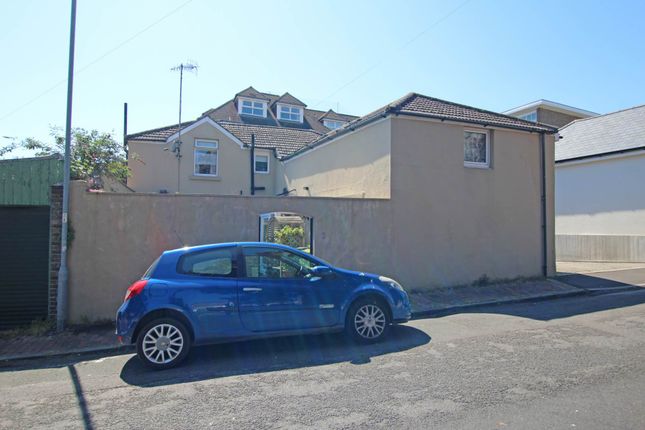 3-bed detached on 3, Selwyn Road, Eastbourne, £325,000