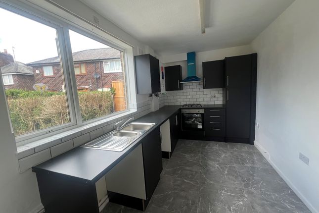 69, Manchester photo 3