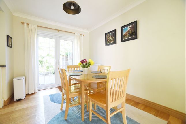 10, Eastbourne photo 3