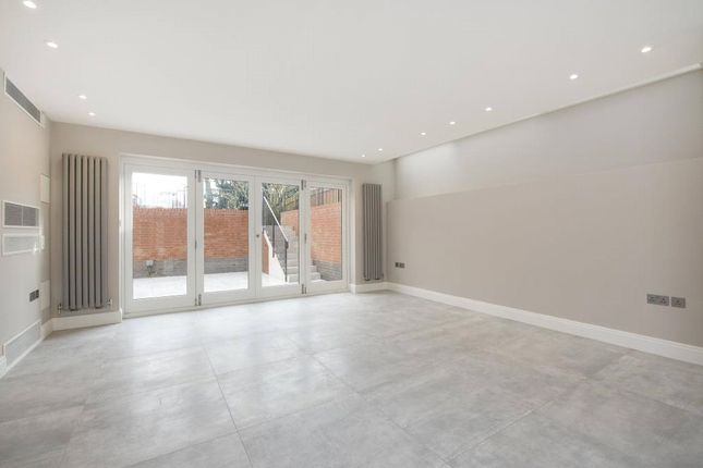 Thumbnail Property to rent in Lyndhurst Road, Hampstead, London