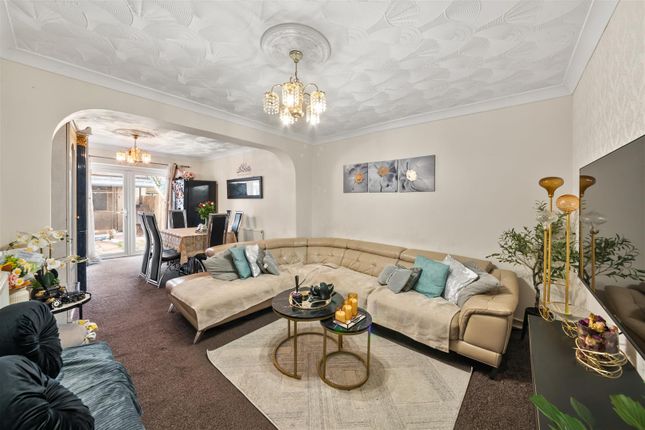 64, Richmond Crescent, Slough photo 4