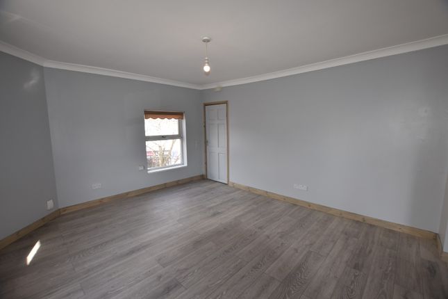 Flat 3, 281, Lincoln Road, Peterborough photo 3