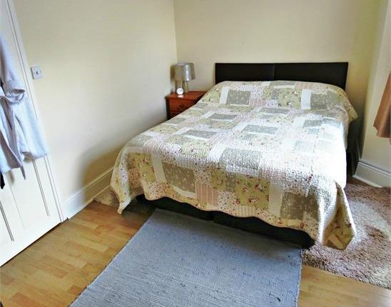 39, Gladstone Road, Watford photo 5