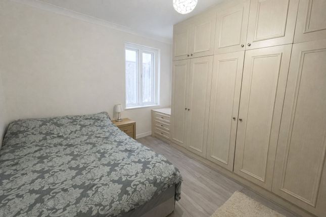 217, Twickenham Road, Greater London photo 4