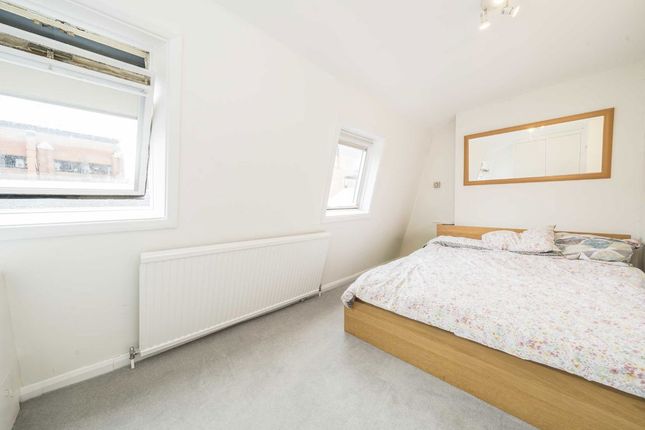 Flat 5, 1B, Oak Road, London photo 4