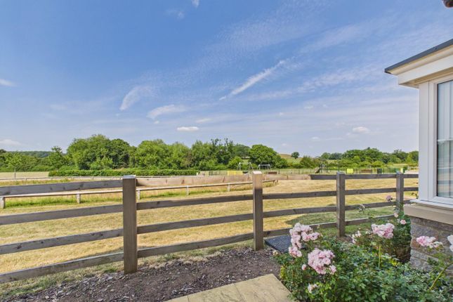 8, Anstey Gardens, Wotton-Under-Edge photo 2