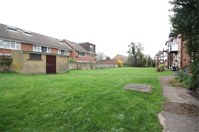 25 Churchview Court,, Churchview Road, Twickenham photo 4