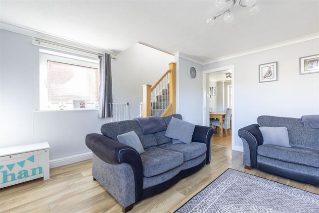 110, Claughton Avenue, Leyland photo 2