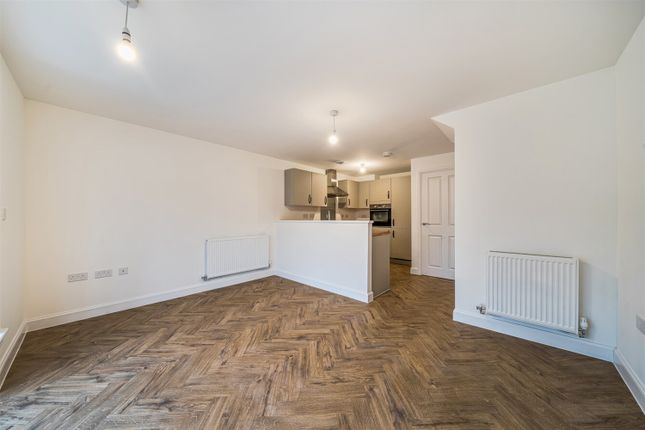 19, Alfred Cartwright Grove, Crewe photo 4