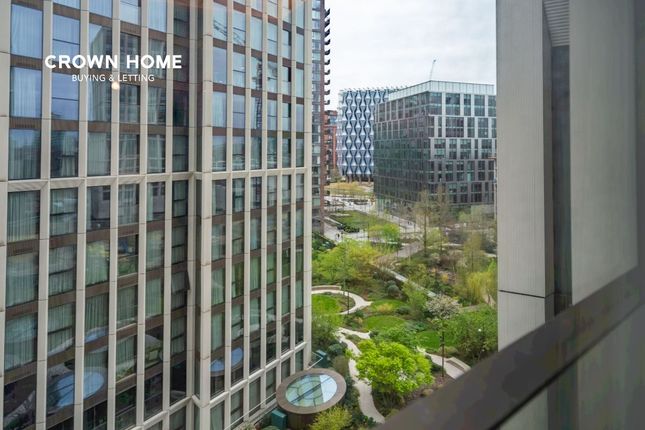 A807 Thames City, London photo 3