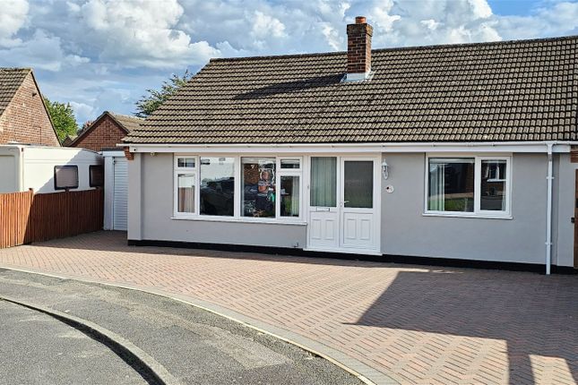 Thumbnail Bungalow for sale in Barfield Road, Thatcham