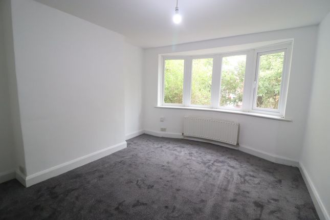 72 Shear Brow, Blackburn photo 3