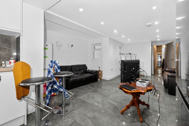 9, Richards Street, Cardiff photo 2