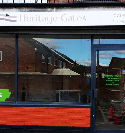 Retail premises to let in Nottingham Drive, Willenhall