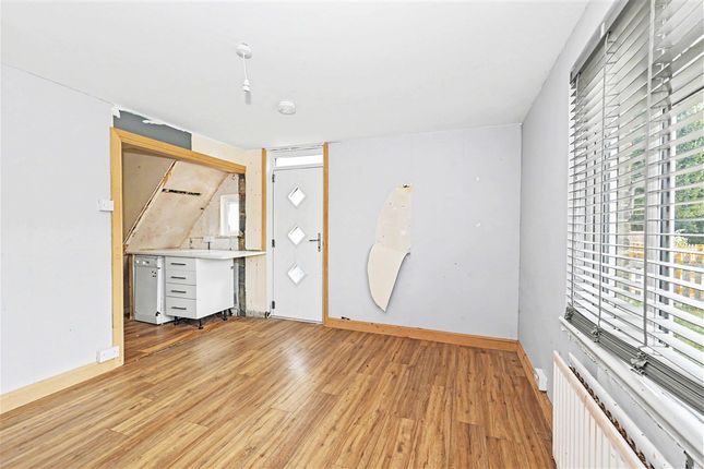 12, Poplar View, FAVERSHAM photo 2