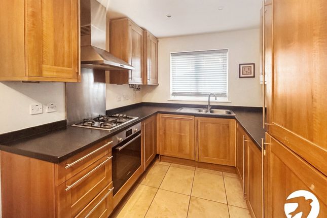 8, Vaughan Close, Kent photo 4